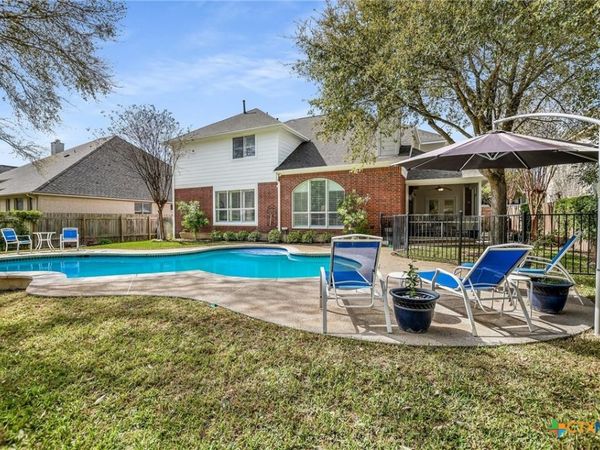 2720 Loyaga Drive, Round Rock, TX 78681
