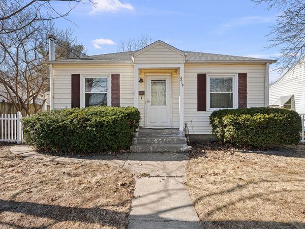 2618 Esplanade Avenue, Davenport, IA 52803