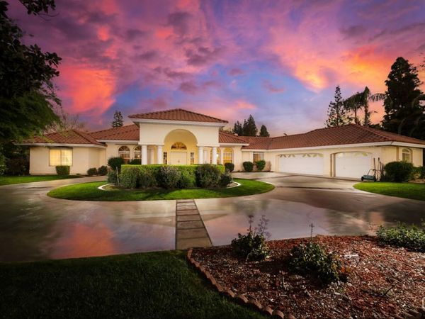 7301 Calle Sagrada, Bakersfield, CA 93309