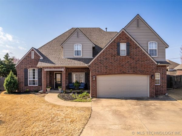 911 W Indianapolis Place, Broken Arrow, OK 74012