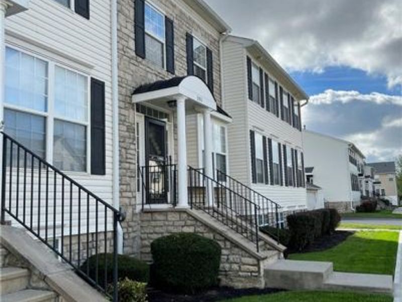 380 Oxford Oak Drive, Blacklick, OH 43004 Photo 4