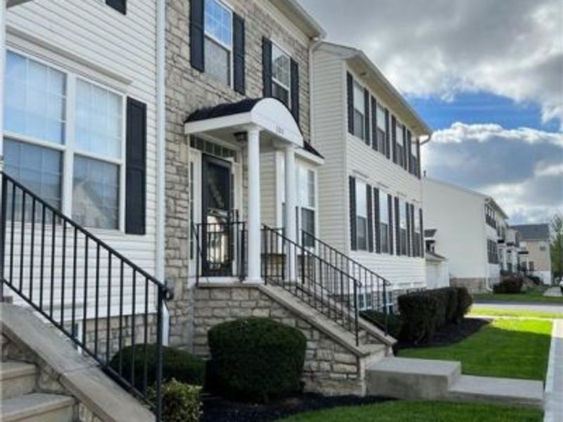 380 Oxford Oak Drive, Blacklick, OH 43004 Photo 5