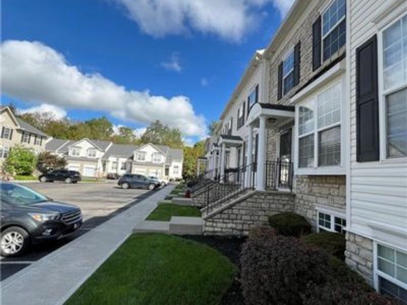 380 Oxford Oak Drive, Blacklick, OH 43004 Photo 6