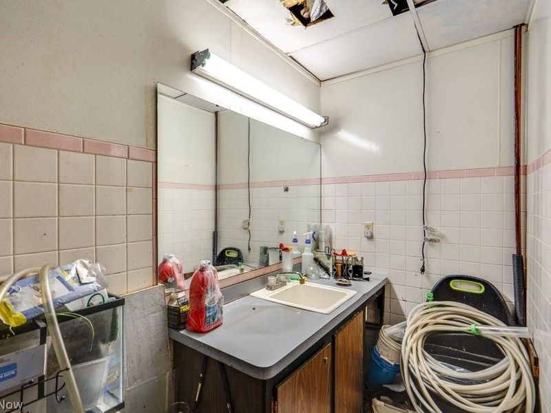 4873 Broadview Road, Cleveland, OH 44109 Photo 12