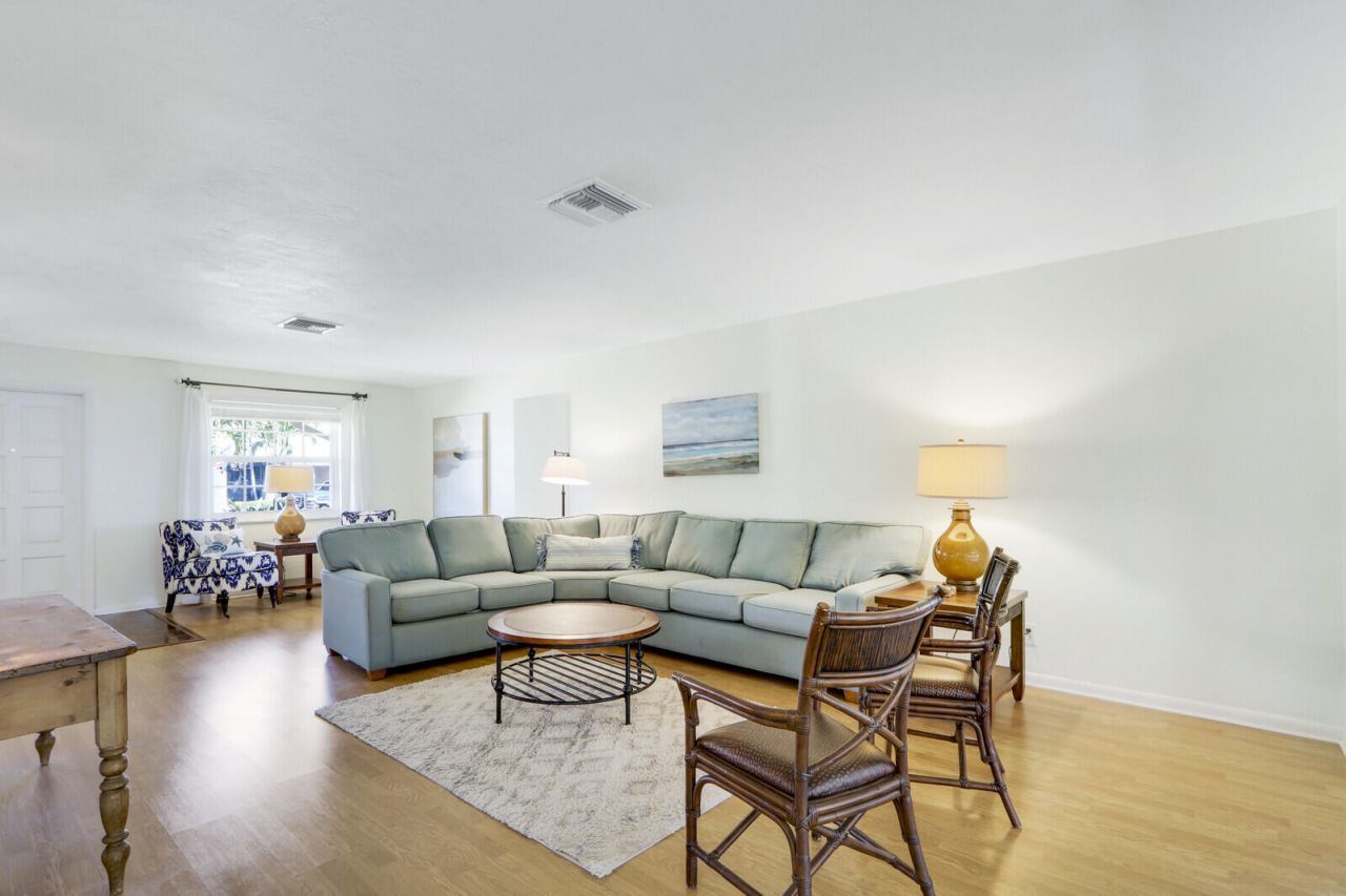 8574 SE Seagrape Way, Hobe Sound, FL 33455 Photo