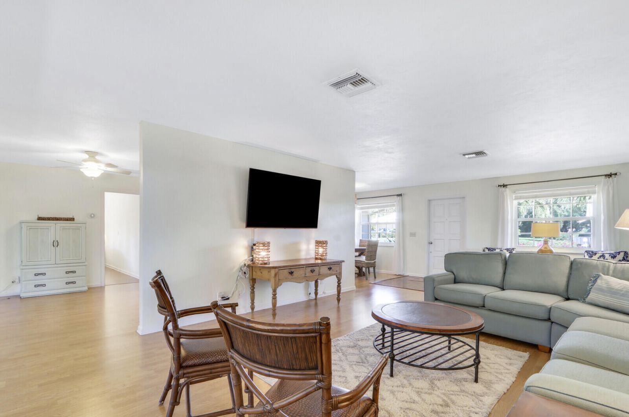 8574 SE Seagrape Way, Hobe Sound, FL 33455 Photo