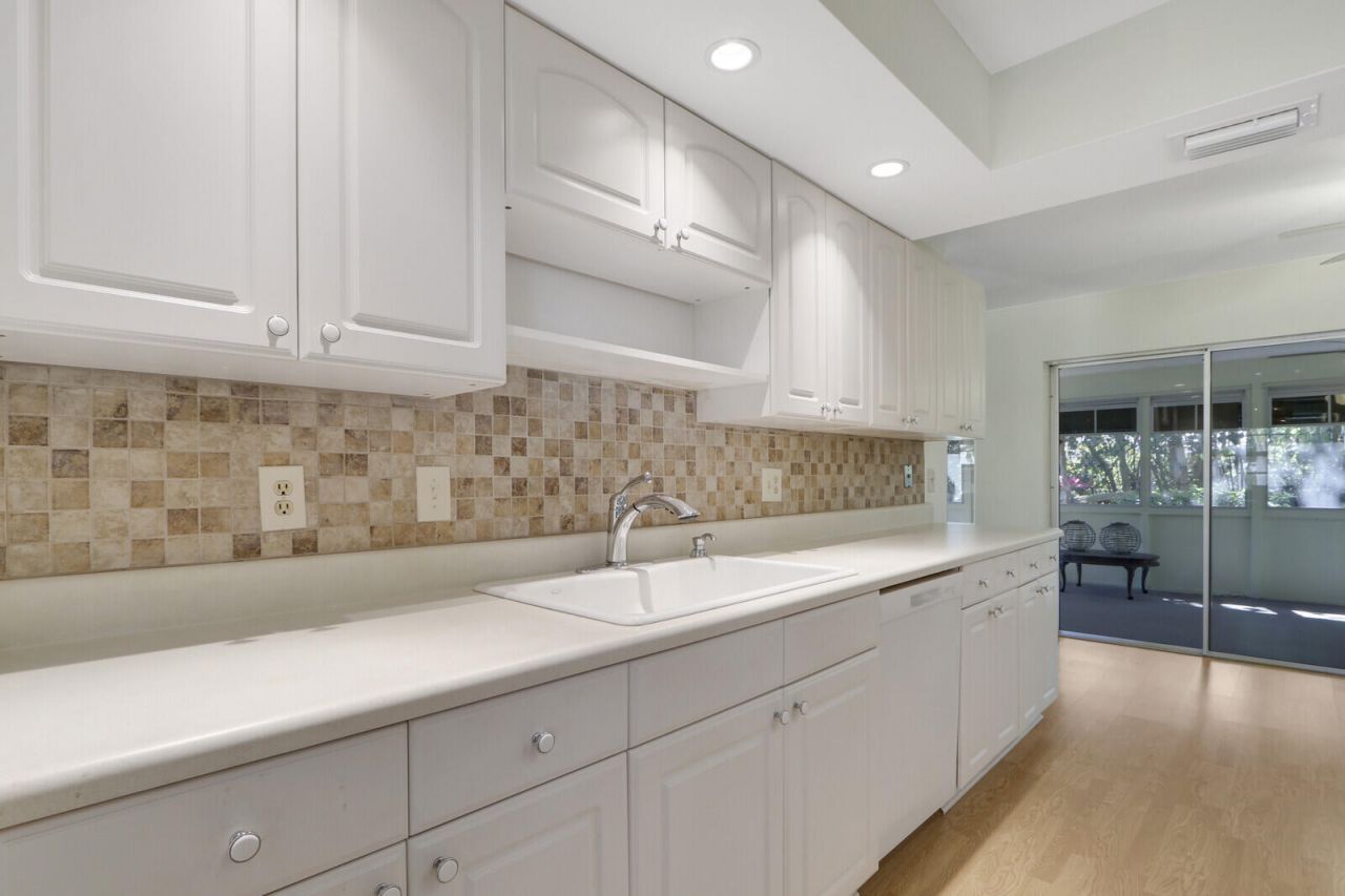 8574 SE Seagrape Way, Hobe Sound, FL 33455 Photo