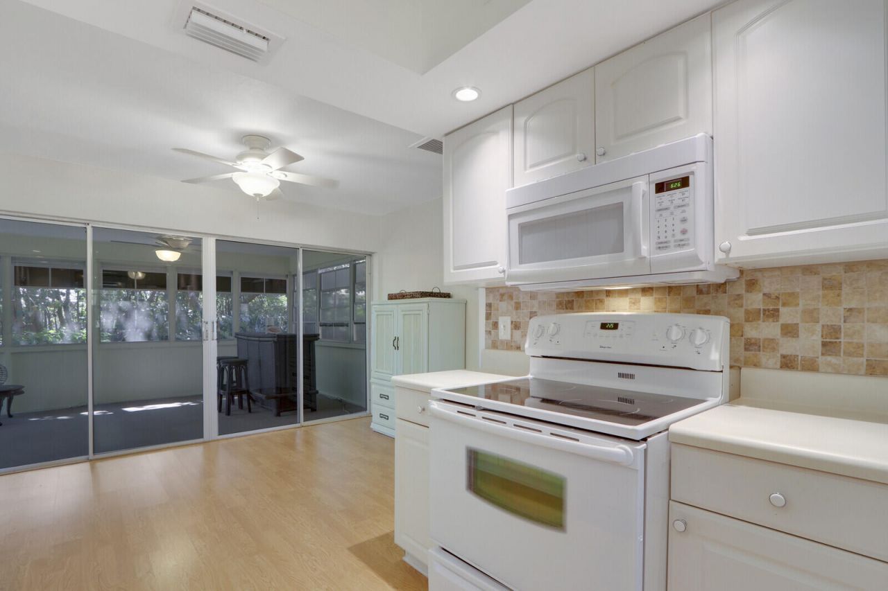 8574 SE Seagrape Way, Hobe Sound, FL 33455 Photo