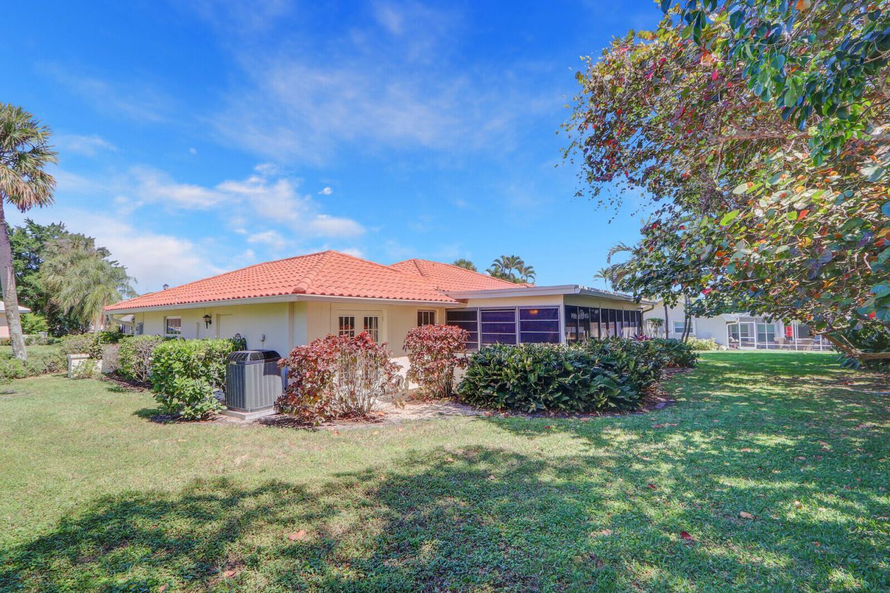 8574 SE Seagrape Way, Hobe Sound, FL 33455 Photo