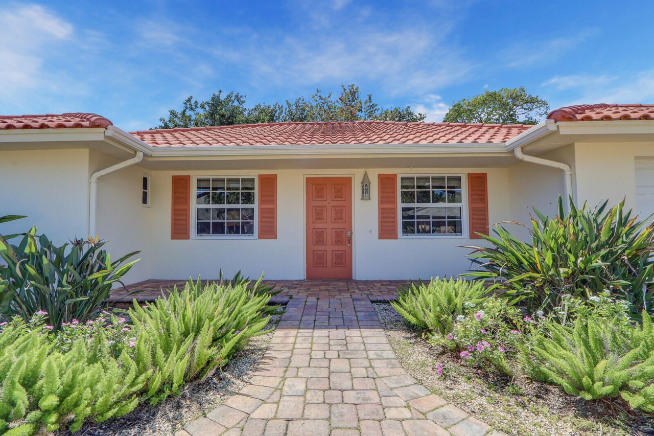 8574 SE Seagrape Way, Hobe Sound, FL 33455 Photo