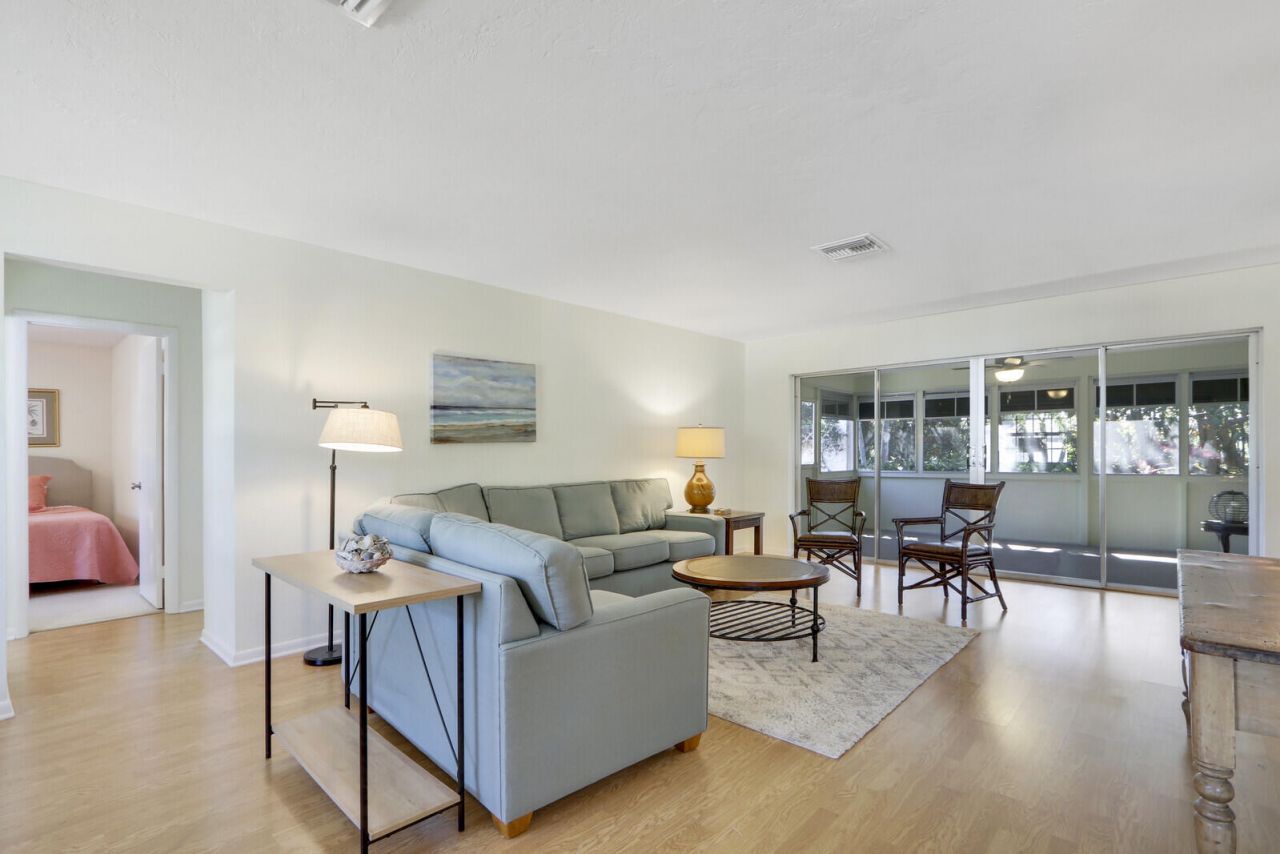 8574 SE Seagrape Way, Hobe Sound, FL 33455 Photo