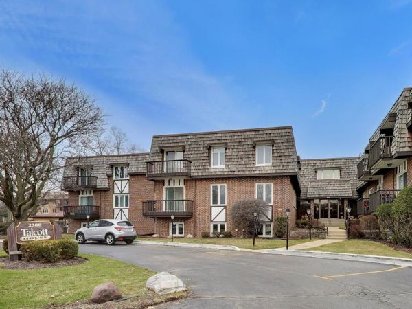2300 W Talcott Road, Unit 1D, Park Ridge, IL 60068