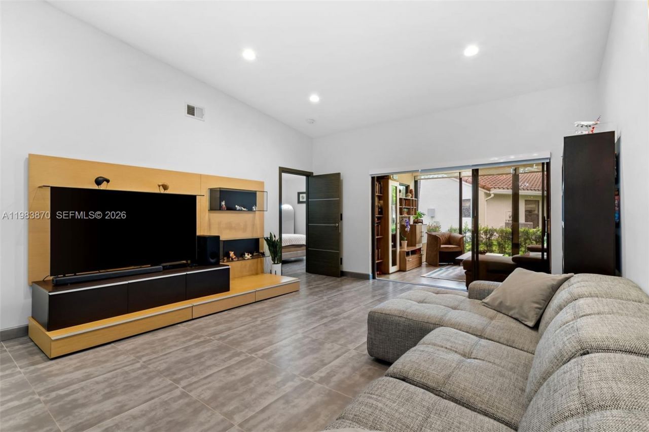 21244 Harbor Way , Unit 213-21, Aventura, FL 33180 Photo