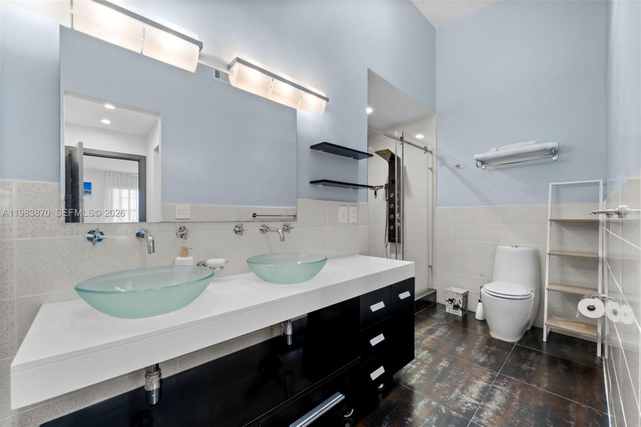 21244 Harbor Way , Unit 213-21, Aventura, FL 33180 Photo