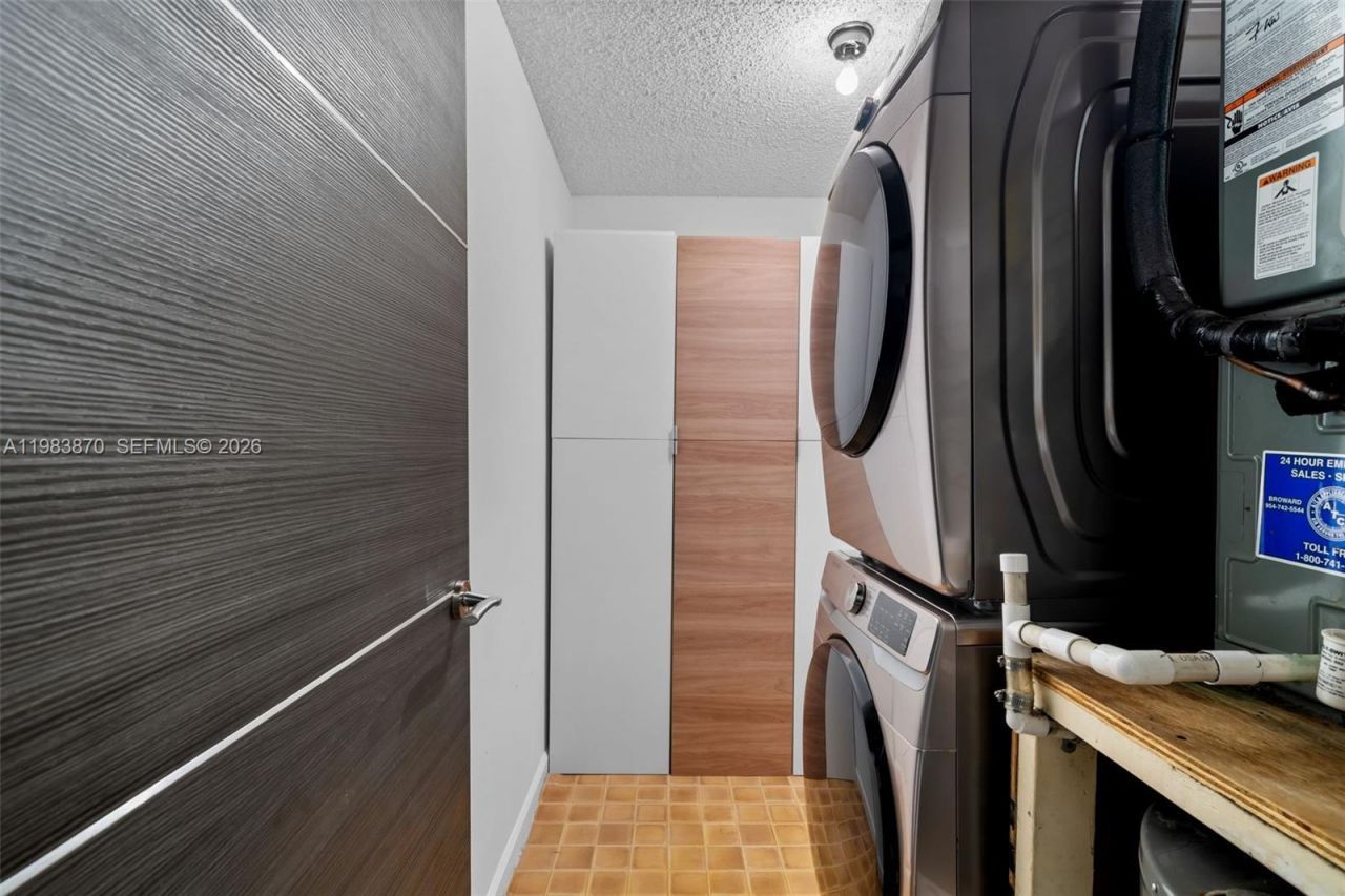 21244 Harbor Way , Unit 213-21, Aventura, FL 33180 Photo