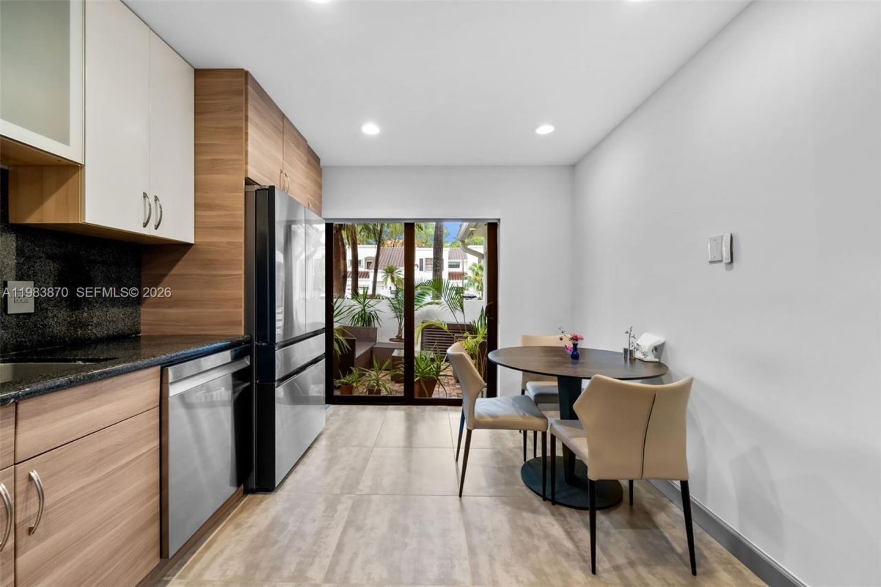 21244 Harbor Way , Unit 213-21, Aventura, FL 33180 Photo