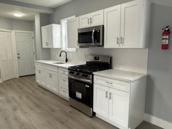 23 Martin Luther King Jr Bv, Newark, NJ 07104