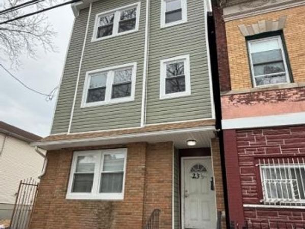 23 Martin Luther King Jr Bv, Newark, NJ 07104
