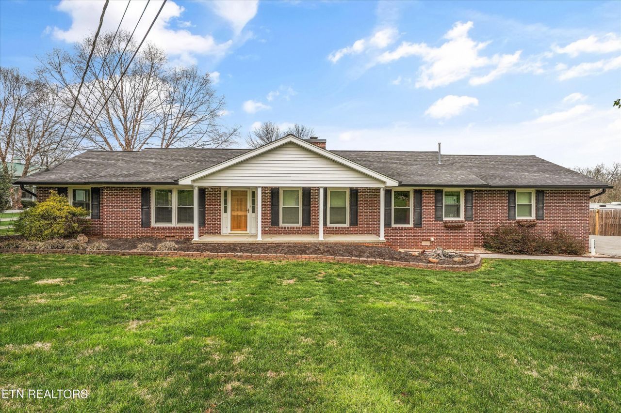 2529 Cunningham Rd, Knoxville, TN 37918 Main Photo