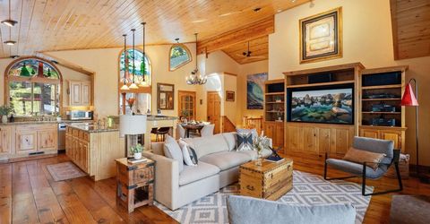 12987 Hillside Drive, Truckee, CA 96161 Photo