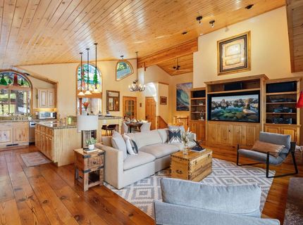 12987 Hillside Drive, Truckee, CA 96161 Photo