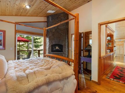 12987 Hillside Drive, Truckee, CA 96161 Photo