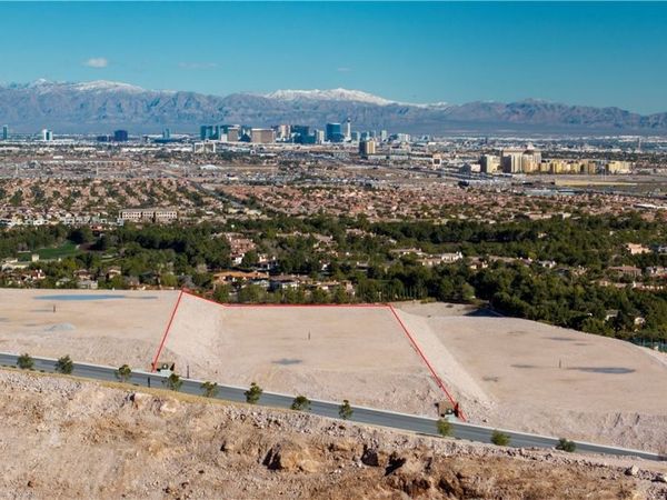70 Clearview Summit Drive, Las Vegas, NV 89141
