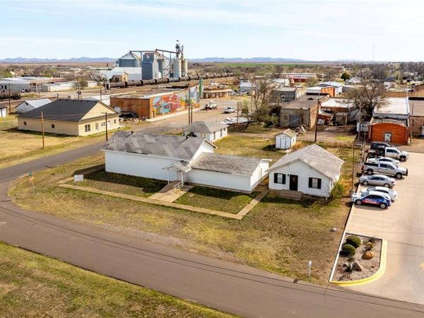 602 D Street, Snyder, OK 73566