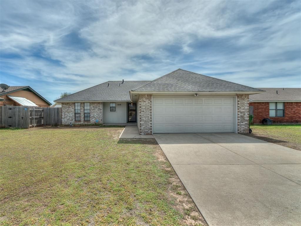 1058 Mulbury Mansion, Yukon, OK 73099 Main Photo