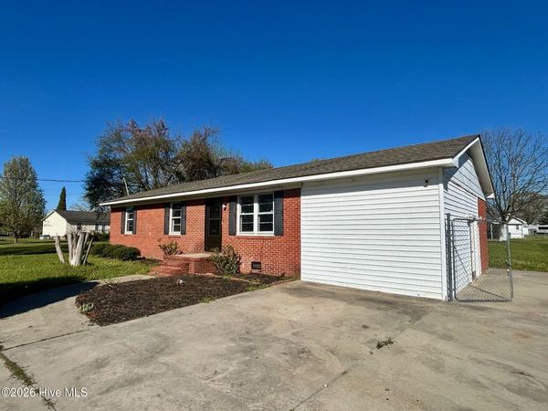 126 Andrews Circle, Mount Olive, NC 28365