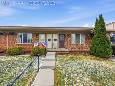 25204 Franklin Terrace, South Lyon, MI 48178