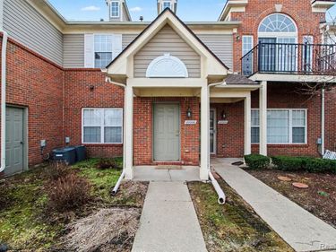 20006 Hidden Oaks Drive, Brownstown Twp, MI 48183