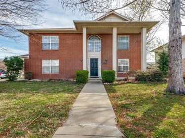 8720 Wind River Drive, Fort Worth, TX 76179