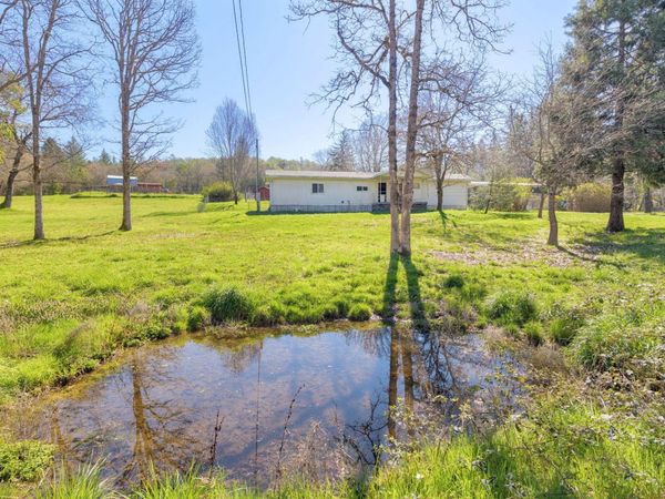 885 Plumtree Lane, Grants Pass, OR 97526