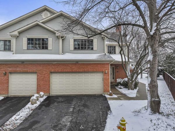 219 Village Drive , Unit 219, Mount Prospect, IL 60056