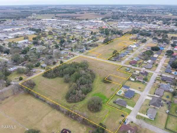 E Dale Street , New Iberia, LA 70563