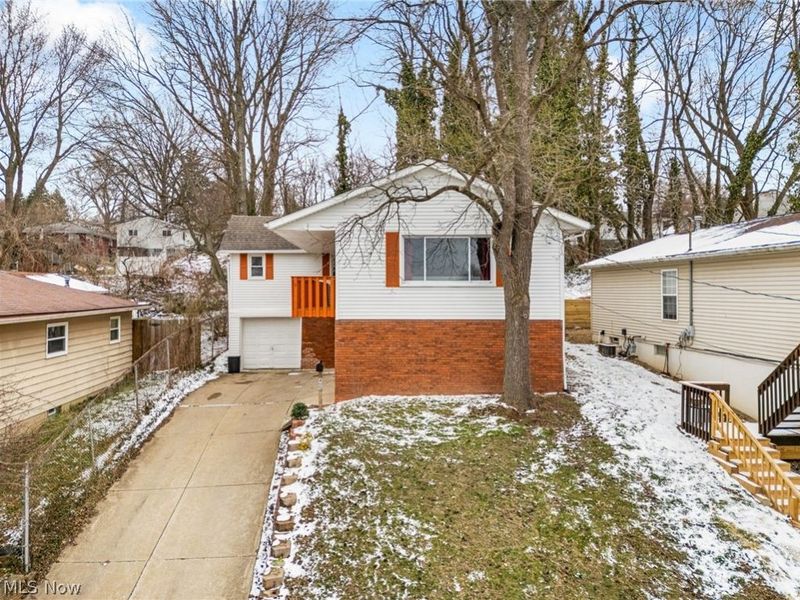 405 Baldwin Road, Akron, OH 44312 Photo 2