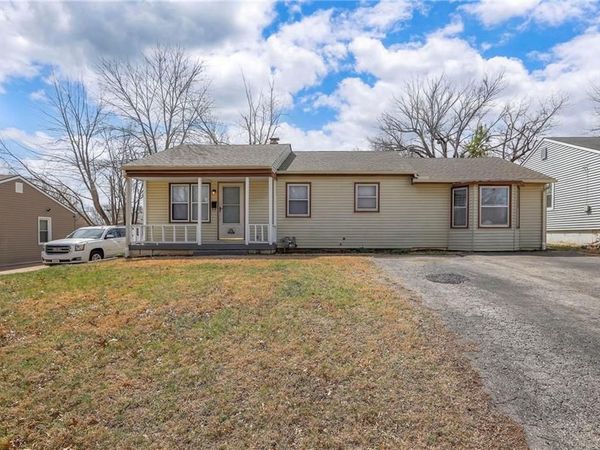 10709 E 28th Street, Independence, MO 64052