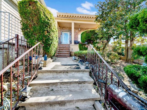 3252 Waterbury Avenue , Bronx, NY 10465