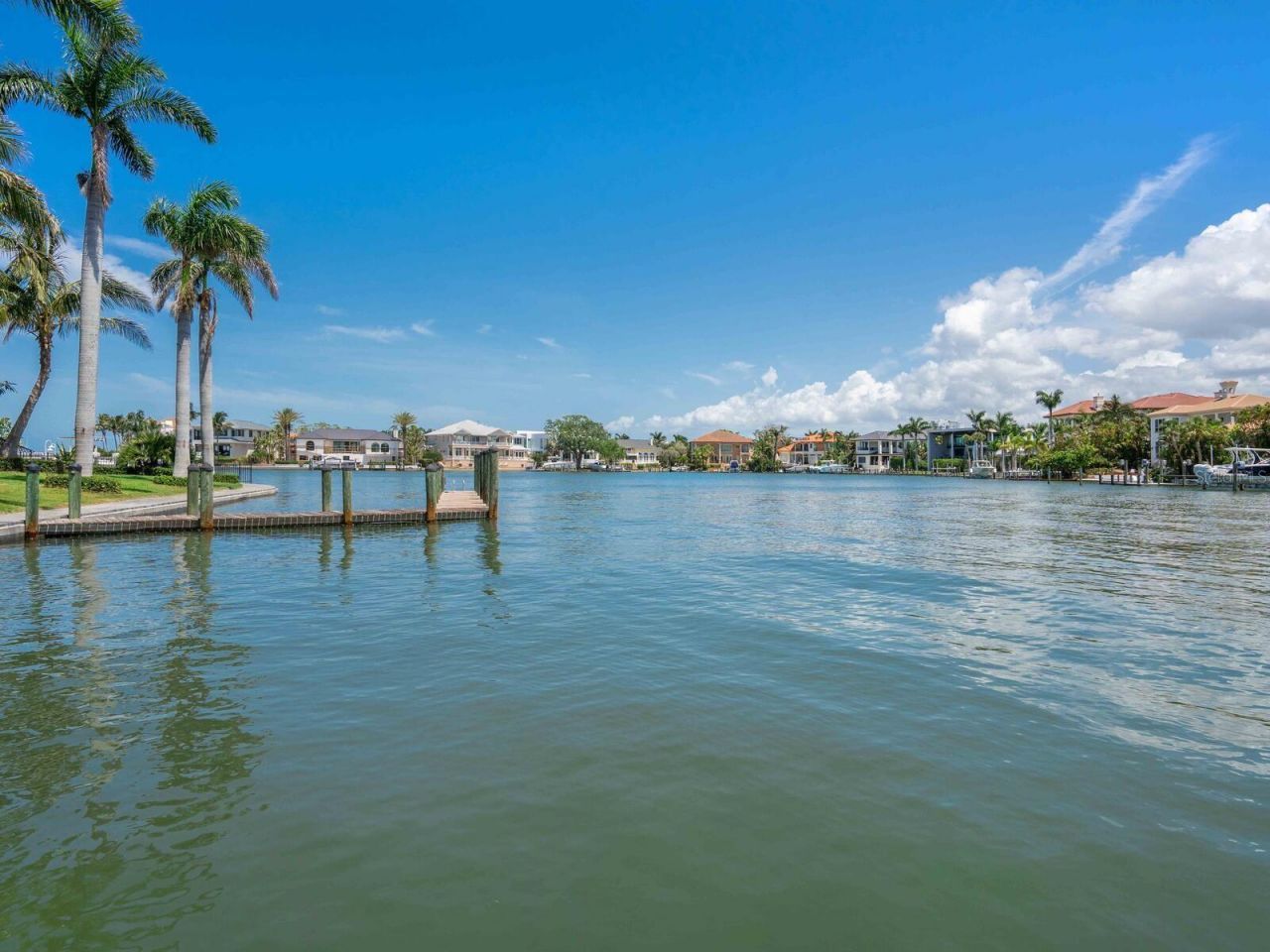 1435 Hillview Drive, Sarasota, FL 34239 Photo