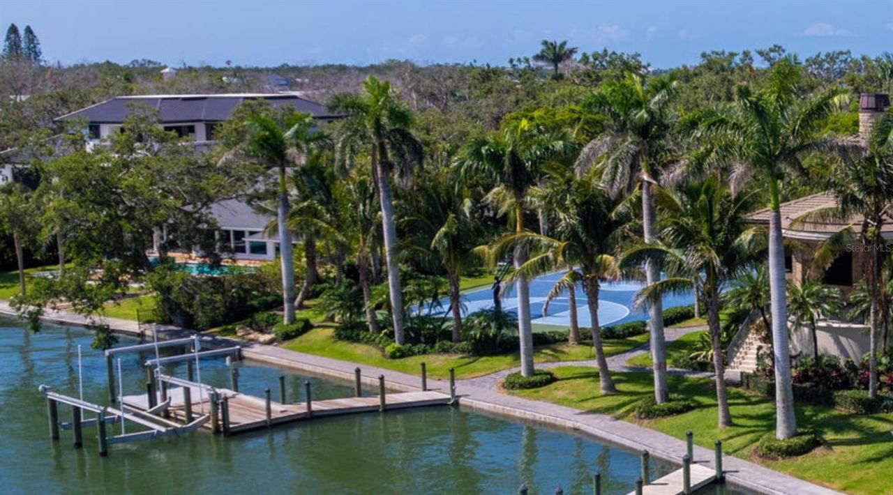 1435 Hillview Drive, Sarasota, FL 34239 Photo