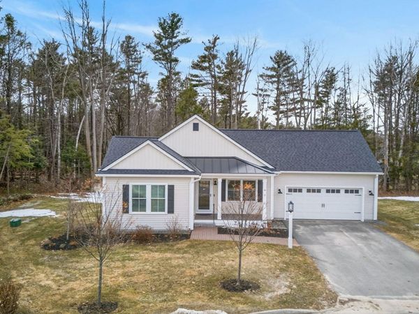 24 Maxwell Woods Drive, Unit 15, Cape Elizabeth, ME 04107