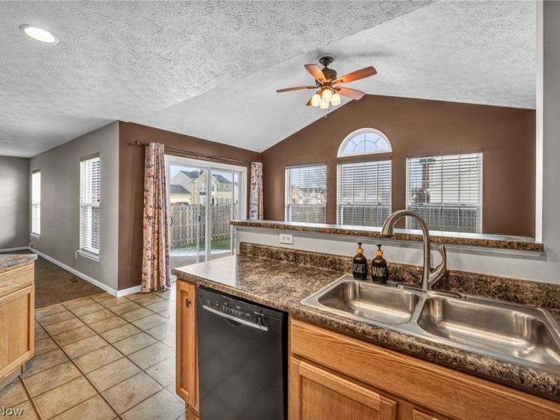 147 Stone Ridge Way, Berea, OH 44017 Photo 16