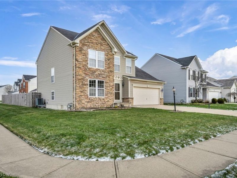 147 Stone Ridge Way, Berea, OH 44017 Photo 3