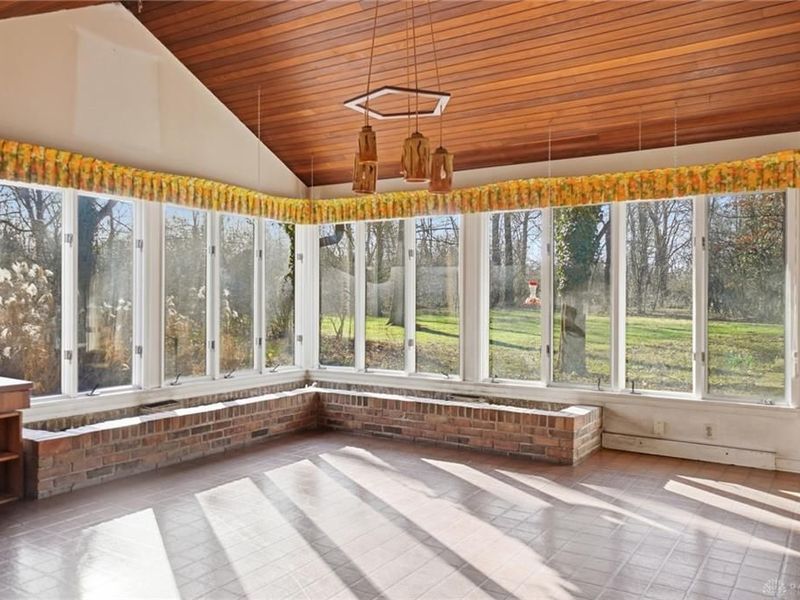 2438 Signal Hill Road, Springfield, OH 45504 Photo 15