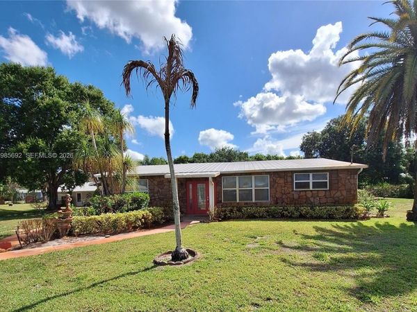 5525 SE Ault Ave, Stuart, FL 34997