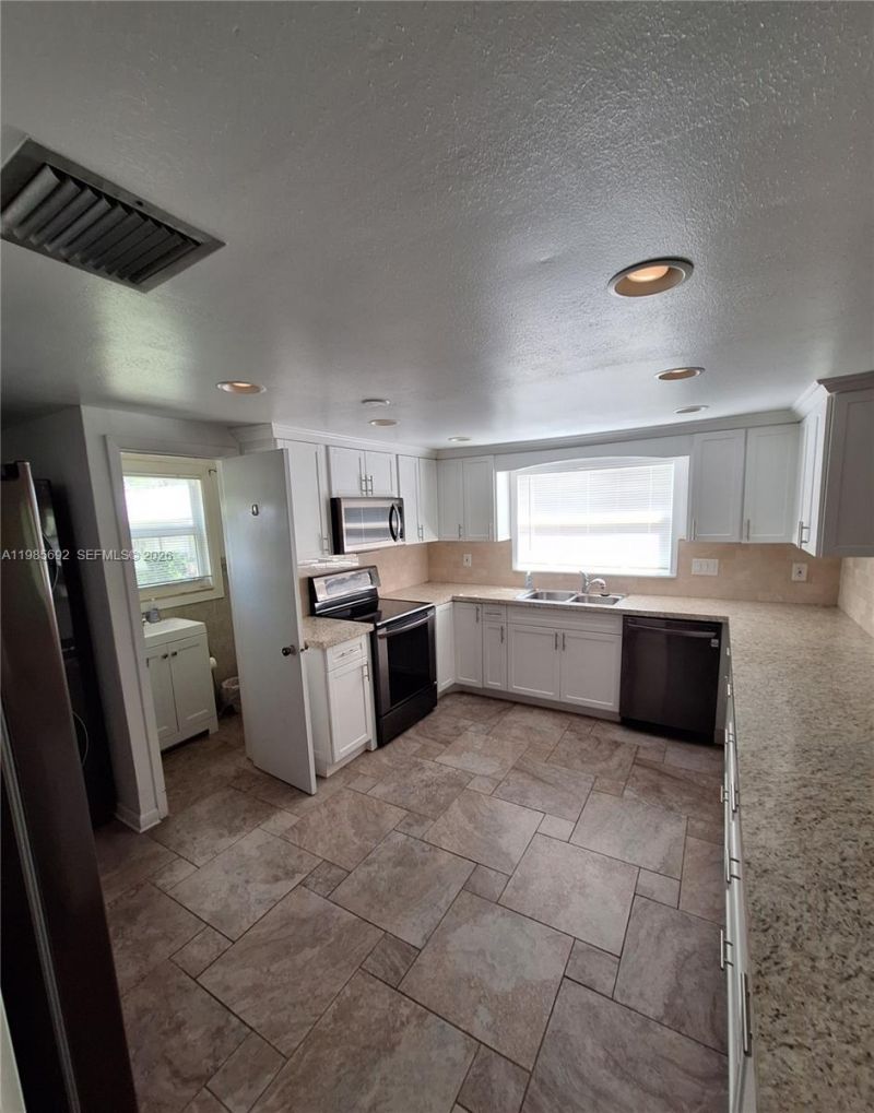 5525 SE Ault Ave, Stuart, FL 34997 Photo