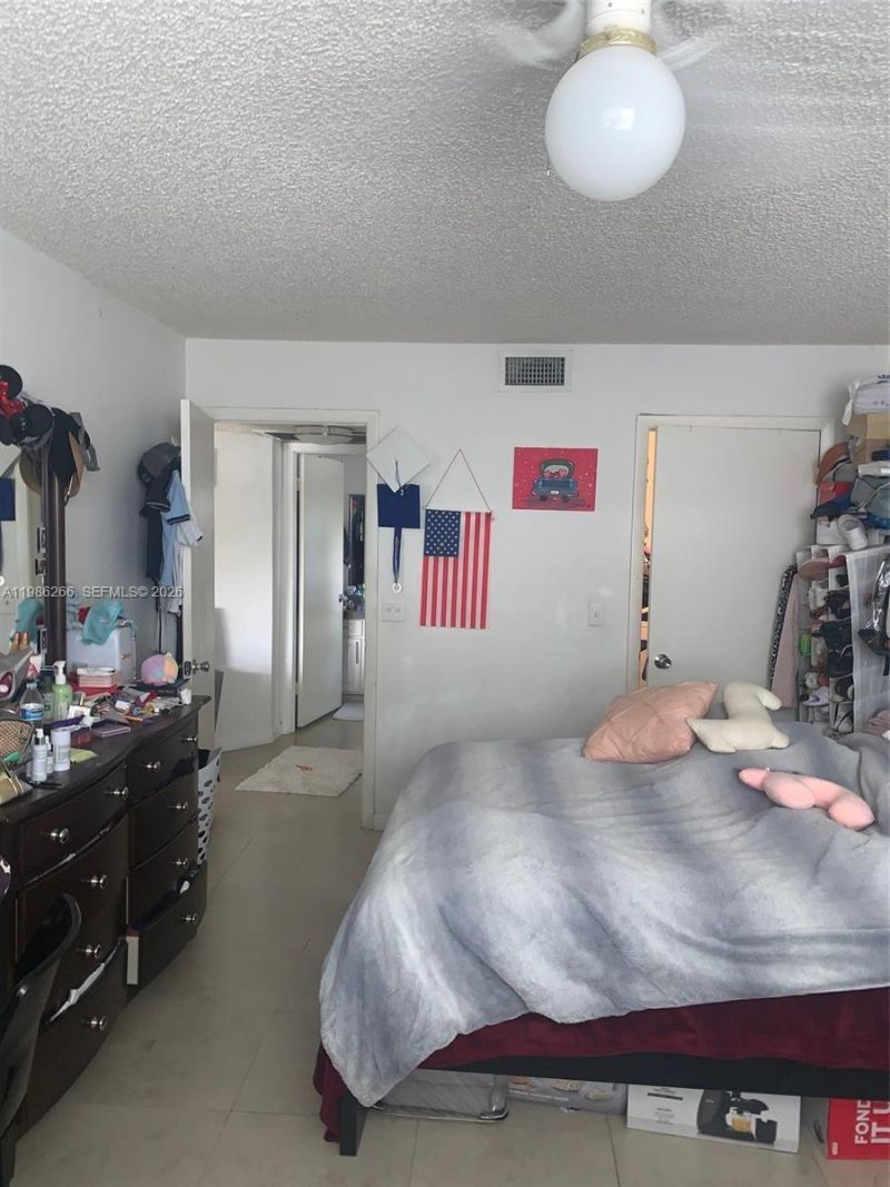 8215 Lake Dr , Unit 201, Doral, FL 33166 Photo