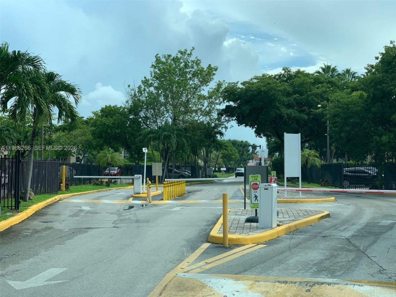 8215 Lake Dr , Unit 201, Doral, FL 33166 Photo