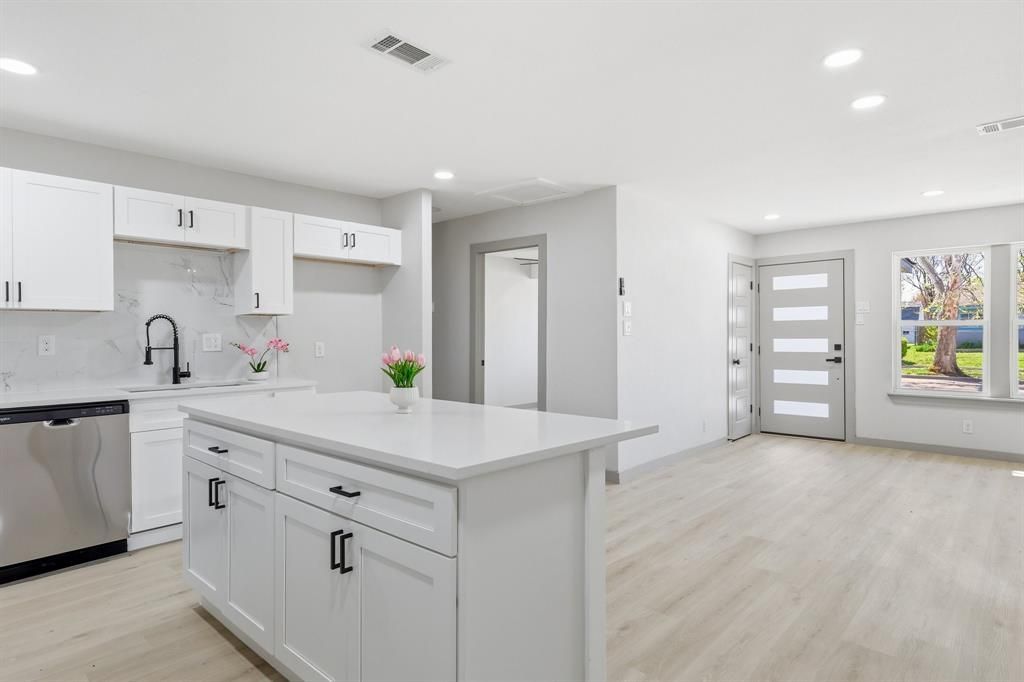 1207 Glynn Oaks Drive, Arlington, TX 76010 Main Photo